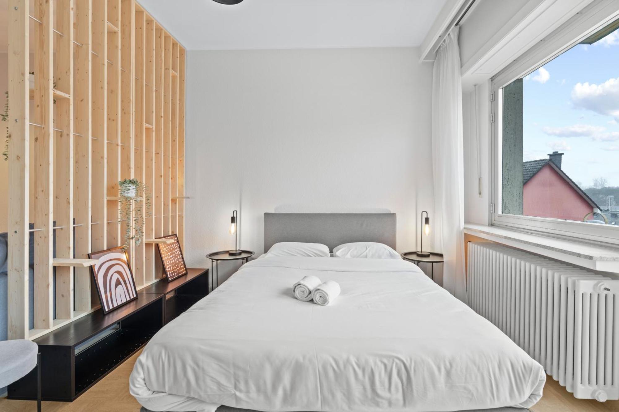 Apartment In Center 15min From Airport *